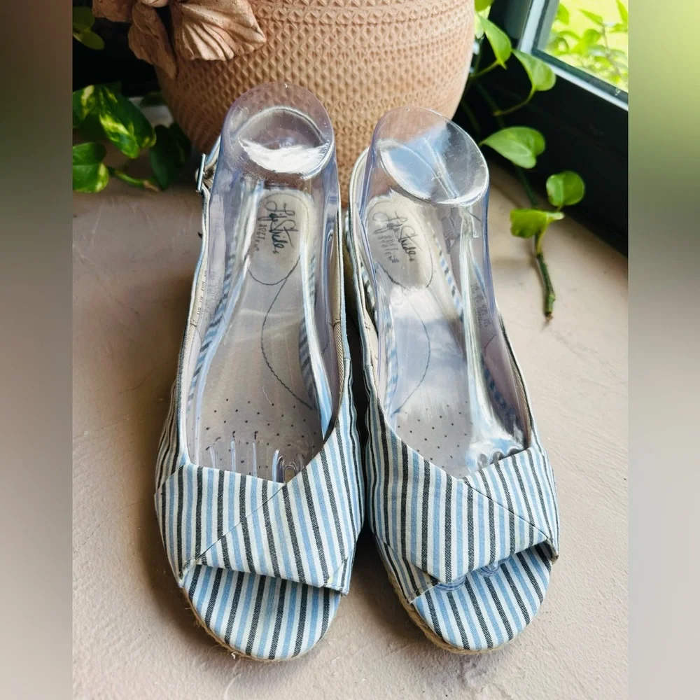 LifeStride Women's Socialite Espadrille Striped Wedge Summer Sandals Size 8